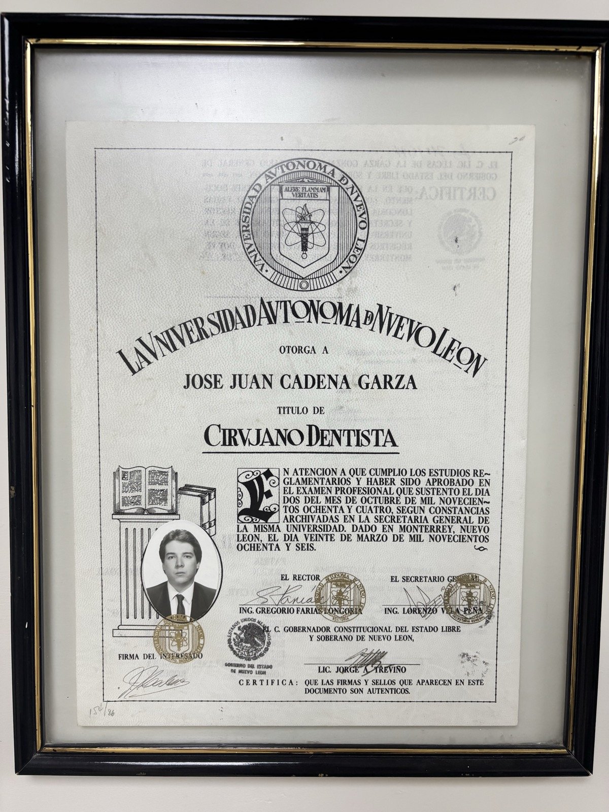 Título de Cirujano Dentista, Universidad Autónoma de Nuevo León