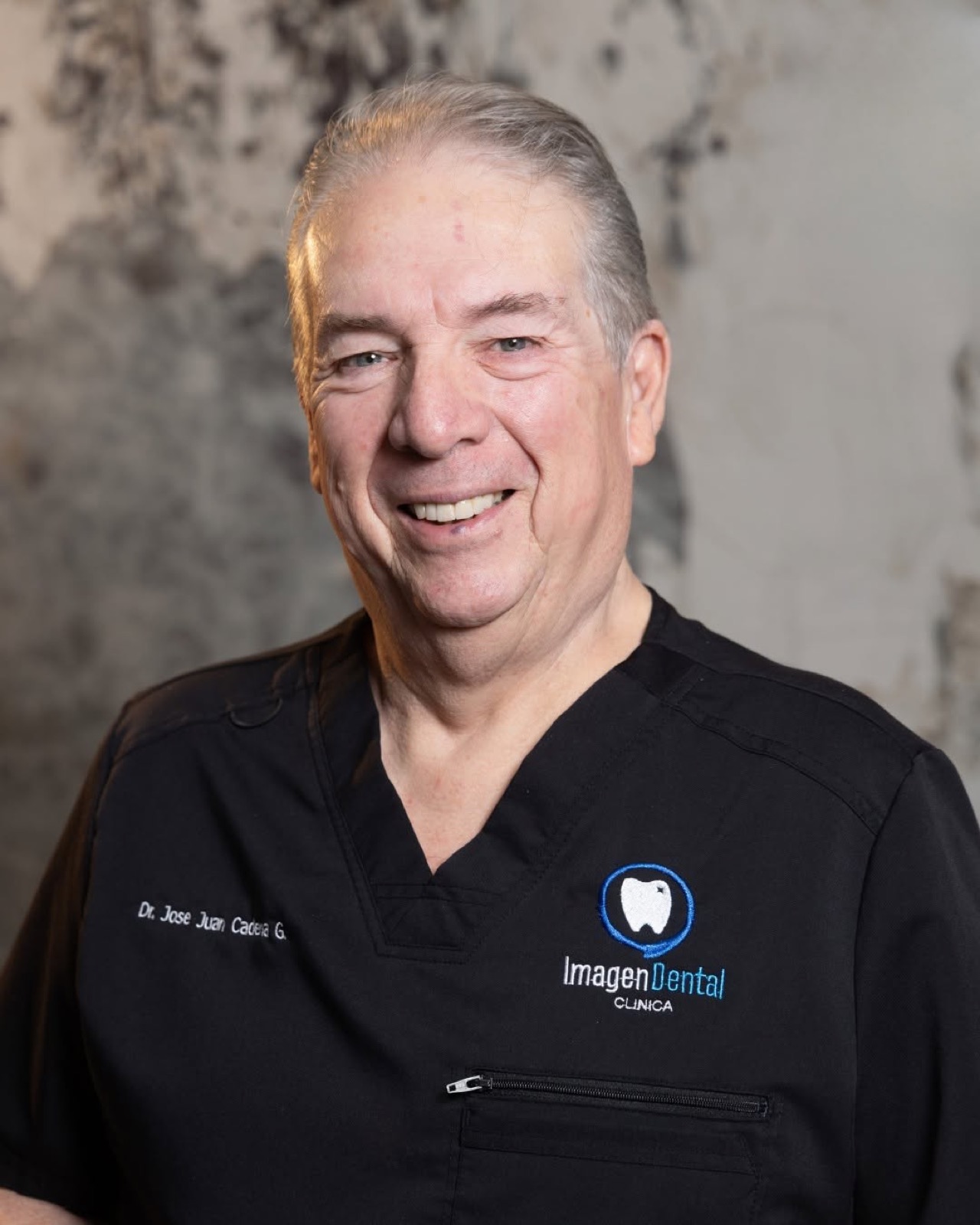 Dr. José Juan Cadena Garza, Imagen Dental